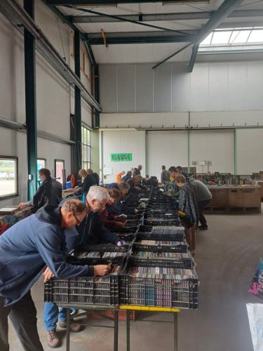 Boekenmarkt-Opmeer-is-begonnen-2025-7