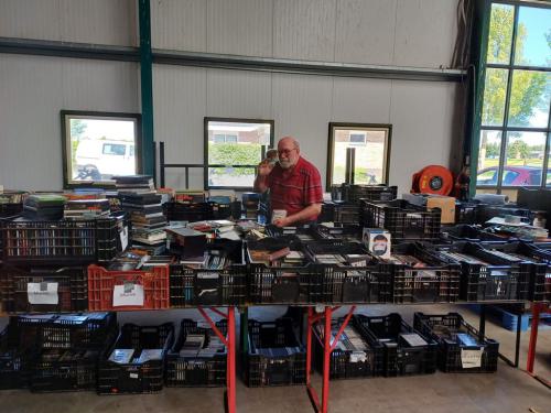 Boekenmarkt-Opmeer-is-begonnen-2025-9