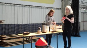 boekenmarktopmeer opbouwen dag 1 zondag 30-04-2017 (9)